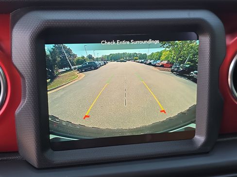 Used 2022 Jeep Wrangler Unlimited Rubicon w/ LED Lighting Group AWD/4WD image 21