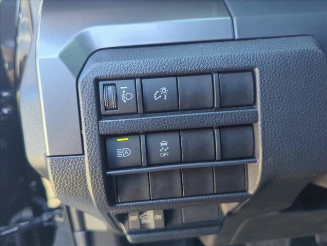 Certified 2026 Toyota Tacoma SR5 AWD/4WD image 11