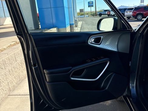 Used 2023 Kia Soul LX w/ Option Group 015 image 10