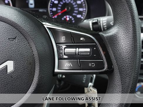 Used 2022 Kia Forte LXS FWD image 3