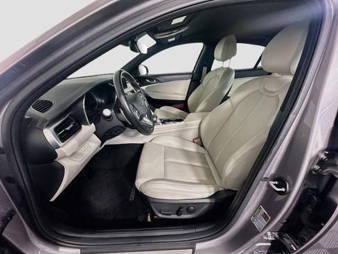Used 2025 Genesis G70 2.5T RWD image 13
