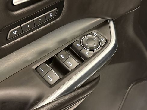 Used 2021 Cadillac XT4 Premium Luxury FWD image 21