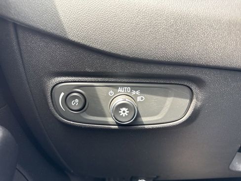 Used 2024 Chevrolet Equinox LS w/ LS Convenience Package image 23