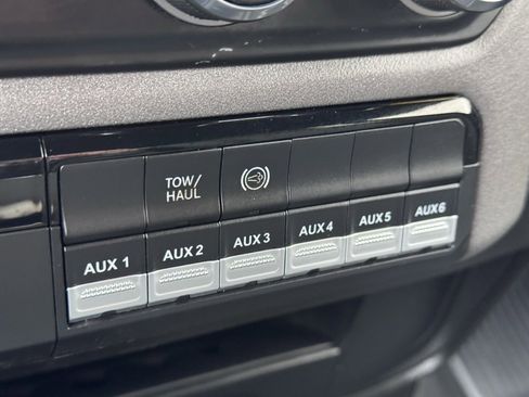 Used 2022 RAM 3500 Tradesman image 31