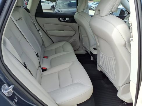 Certified 2023 Volvo XC60 B5 Plus w/ Protection Package Premier image 15