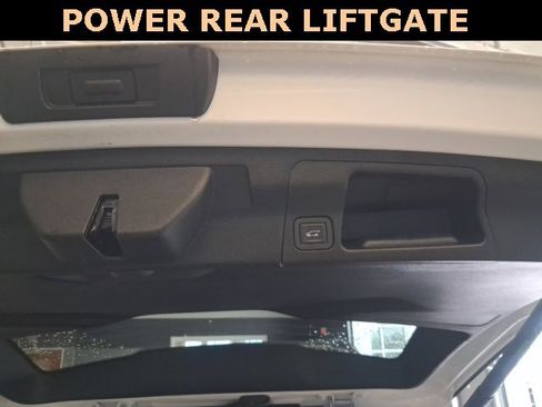 Used 2023 GMC Acadia SLE w/ Driver Convenience Package image 25