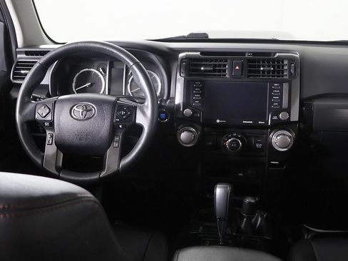 Used 2021 Toyota 4Runner Venture w/ Moonroof Package AWD/4WD image 32