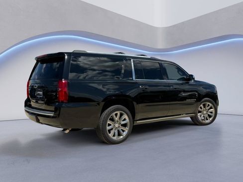 Used 2015 Chevrolet Suburban LTZ RWD image 7