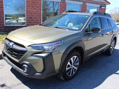 Used 2024 Subaru Outback Premium image 2