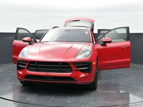 Used 2021 Porsche Macan GTS w/ Sport Chrono Package AWD/4WD image 43