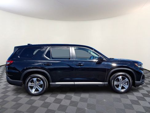 Used 2025 Honda Pilot EX-L image 8