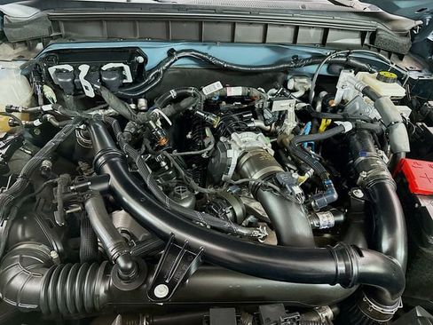 Used 2023 Ford Bronco Badlands image 29