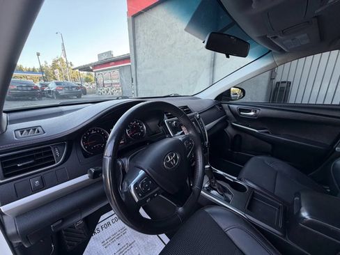 Used 2017 Toyota Camry SE FWD image 10