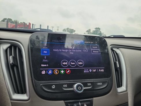 Used 2022 Chevrolet Malibu LT FWD image 8