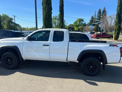 Used 2021 Toyota Tacoma SR w/ SX Package image 7