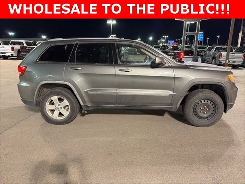 Used 2011 Jeep Grand Cherokee Laredo image 2