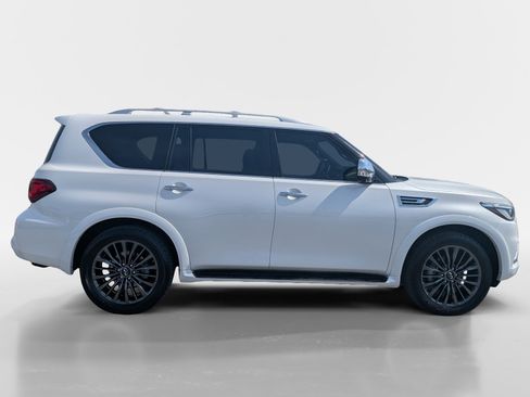Used 2024 INFINITI QX80 Sensory w/ All-Season Package image 3