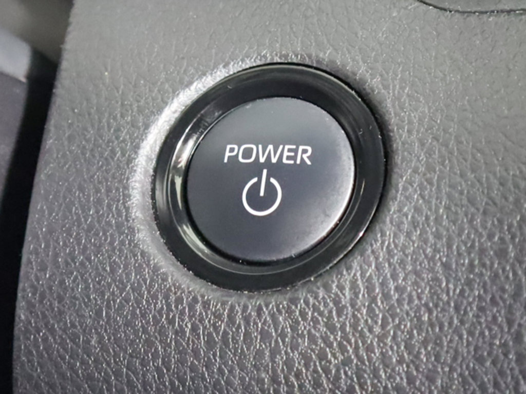 Used 2025 Toyota Camry LE AWD/4WD image 35