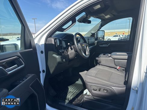 Used 2025 Chevrolet Silverado 2500 LT w/ Convenience Package image 13