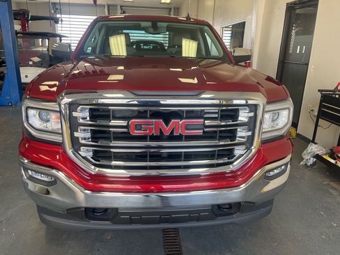 Used 2018 GMC Sierra 1500 SLT w/ SLT Premium Package image 10
