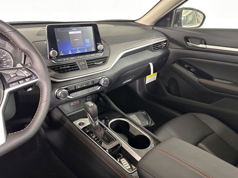 New 2025 Nissan Altima 2.5 SR image 22