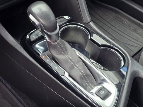 Used 2022 Buick Encore GX Select w/ Sport Touring Package image 25