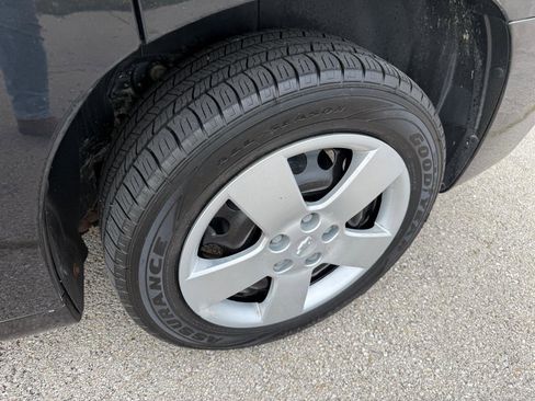 Used 2011 Chevrolet HHR LS FWD image 18