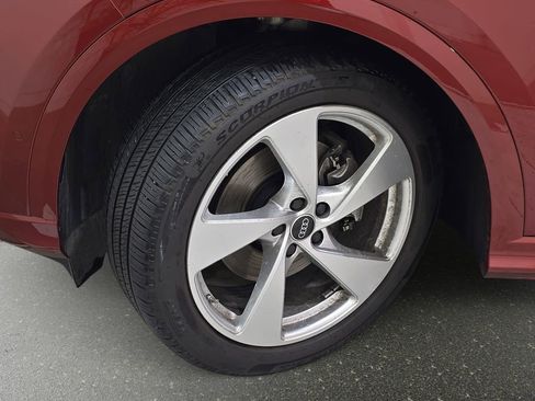 Certified 2025 Audi Q5 Prestige image 33