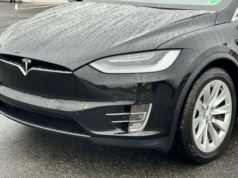Used 2017 Tesla Model X 75D image 34