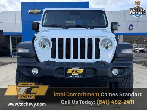 Used 2024 Jeep Wrangler Sport S image 8