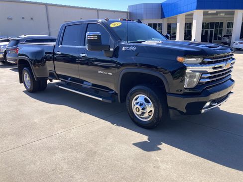 Certified 2020 Chevrolet Silverado 3500 High Country w/ Technology Package AWD/4WD image 3