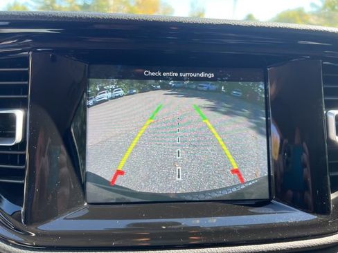 Used 2022 Dodge Durango SXT image 38