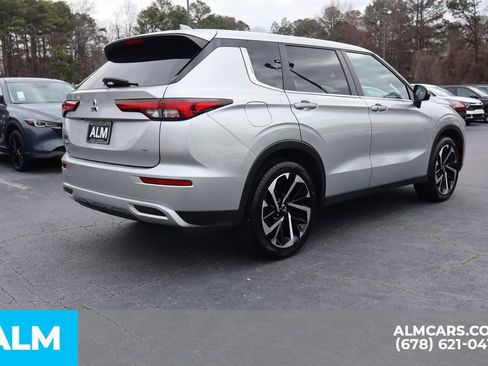 Used 2024 Mitsubishi Outlander SE image 6