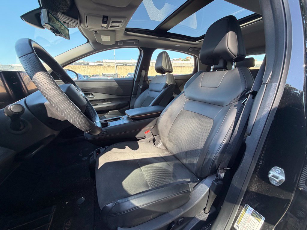 Used 2023 Nissan Ariya AWD image 8