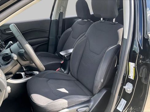 Used 2017 Jeep Compass Sport w/ Tech Group FWD image 7