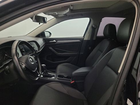 Used 2019 Volkswagen Jetta SE FWD image 17