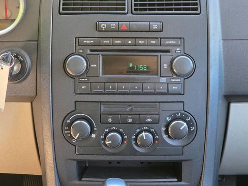 Used 2005 Dodge Magnum R/T w/ Convenience Group II RWD image 21