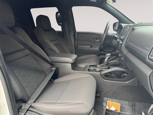 Used 2023 Nissan Frontier SV w/ Midnight Edition Package image 15