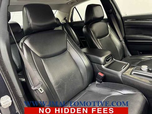 Used 2019 Chrysler 300 Limited w/ Safetytec Plus Group image 21