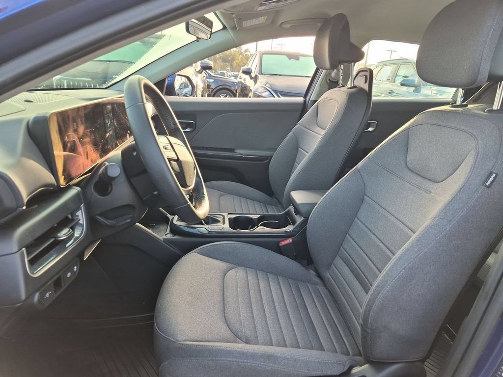 Certified 2025 Kia K4 EX FWD image 19