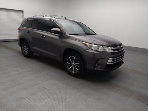 Used 2018 Toyota Highlander XLE FWD image 11