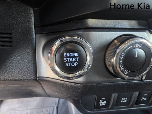 Used 2023 Toyota Tacoma TRD Sport image 18