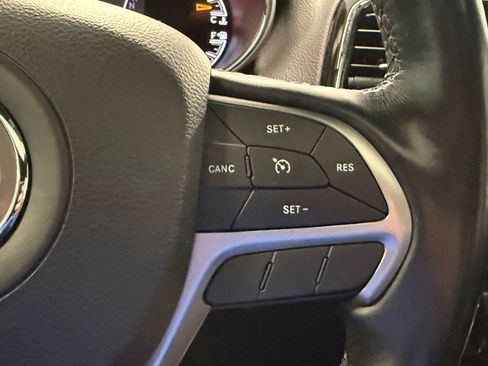 Used 2021 Jeep Grand Cherokee Laredo X image 24