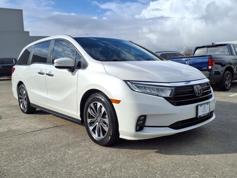 Certified 2023 Honda Odyssey EX-L image 2