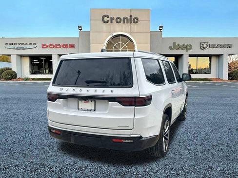 Used 2024 Jeep Wagoneer Series III w/ Premium Group I image 3
