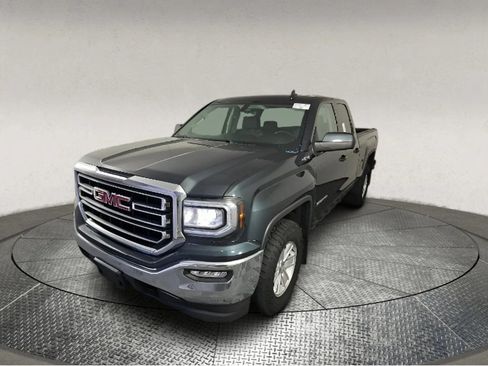 Used 2017 GMC Sierra 1500 SLE w/ SLE Value Package image 3