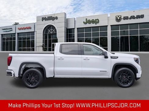 Used 2025 GMC Sierra 1500 Elevation AWD/4WD image 2
