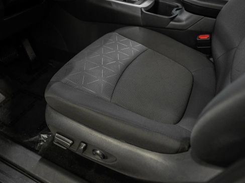 Used 2025 Toyota RAV4 XLE AWD/4WD image 30