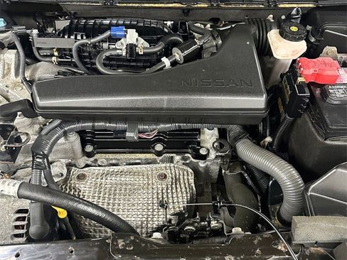 Used 2018 Nissan Rogue SV w/ Sun & Sound Touring Package image 7