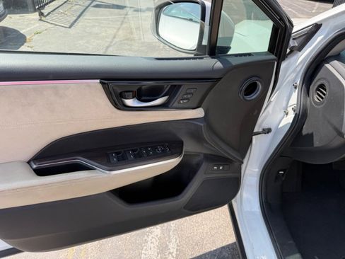 Used 2018 Honda Clarity Touring image 16